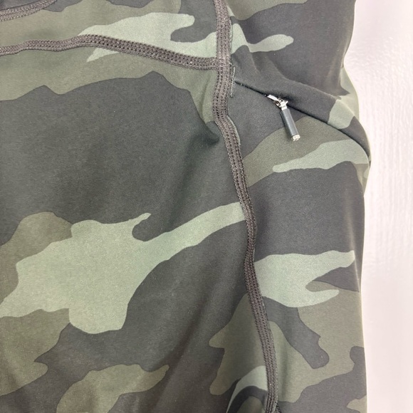 Athleta Green and Black Camo Contender 7/8 Tight Leggings Size Medium - Picture 7 of 10